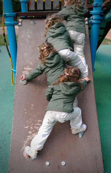 Les Lolas au mur d'escalade