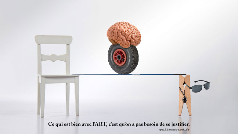 Chaise pince à linge lunettes roue cerveau