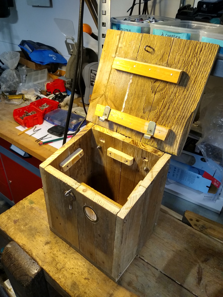 Cabane à oiseaux en fabrication